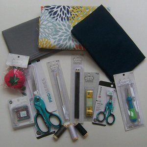 SEWOLOGY & SINGER Beginner Sewing Kit (14 pieces)